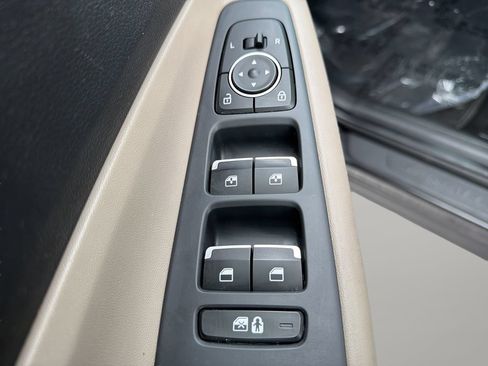 Used 2023 Hyundai Santa Fe SEL FWD image 18