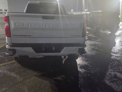 Used 2020 Chevrolet Silverado 1500 Custom w/ Custom Convenience Package AWD/4WD image 10