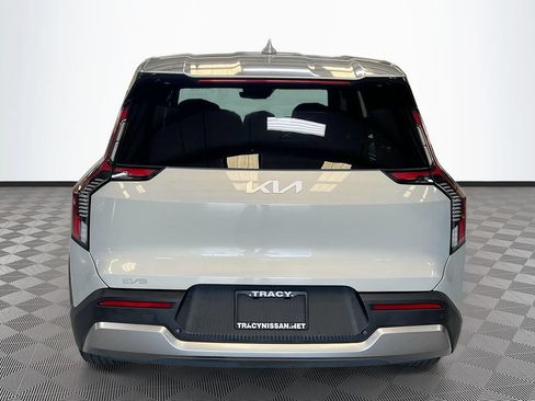 Used 2024 Kia EV9 Light RWD image 6