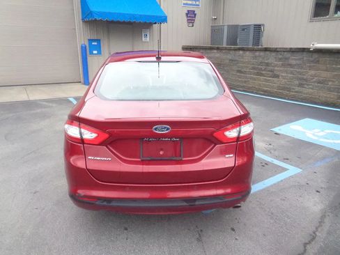 Used 2016 Ford Fusion SE FWD image 5