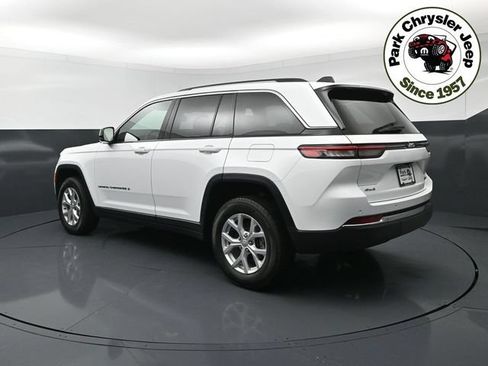 Used 2024 Jeep Grand Cherokee Limited AWD/4WD image 4