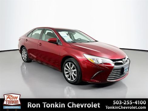 Used 2017 Toyota Camry XLE image 1