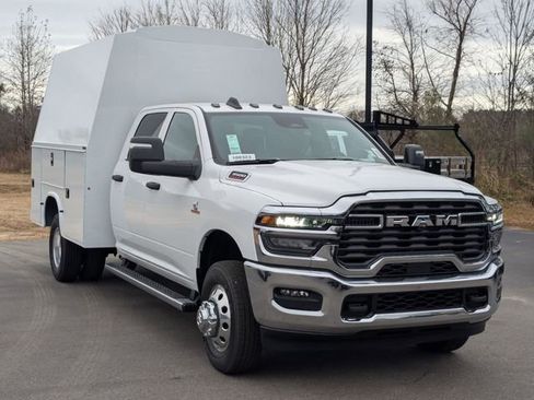 New 2026 RAM 3500 Tradesman w/ Chrome Appearance Group image 2