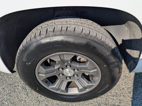 Used 2018 Chevrolet Tahoe LT image 12