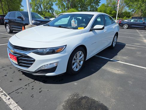 Used 2022 Chevrolet Malibu LT FWD image 1