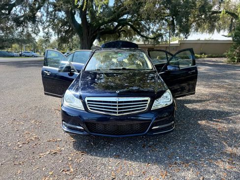Used 2014 Mercedes-Benz C 250 Sedan image 2