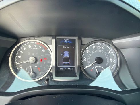 Used 2023 Toyota Tacoma TRD Pro AWD/4WD image 15