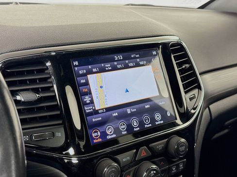 Used 2020 Jeep Grand Cherokee Laredo w/ 18" Wheel & 8.4" Radio Group image 16