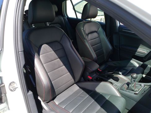 Used 2019 Volkswagen GTI SE w/ SE Experience Package FWD image 31