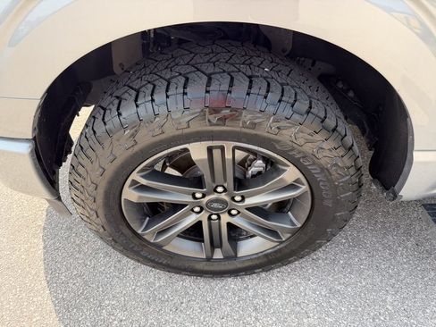 Used 2022 Ford F150 Lariat w/ Equipment Group 502A High AWD/4WD image 30