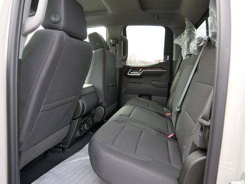 New 2026 GMC Sierra 1500 SLE w/ X31 Off-Road Package image 12