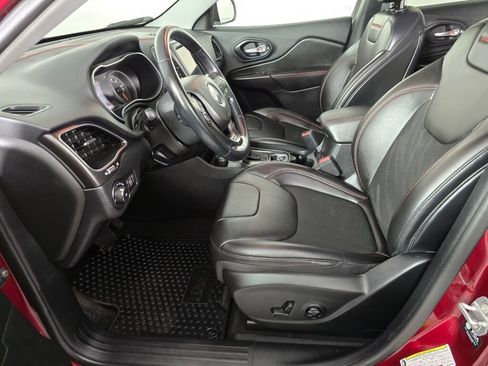 Used 2021 Jeep Cherokee Trailhawk w/ Technology Group image 19