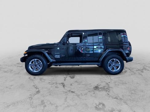 Used 2021 Jeep Wrangler Unlimited Sahara w/ Cold Weather Group AWD/4WD image 7