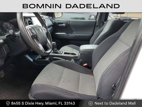 Used 2020 Toyota Tacoma TRD Off-Road image 15