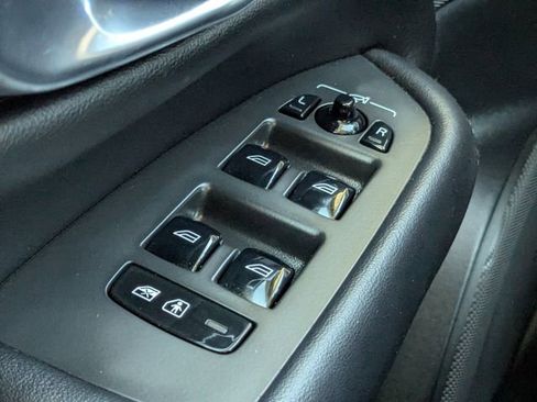 Certified 2023 Volvo XC90 B5 Plus w/ Protection Package Premier image 32