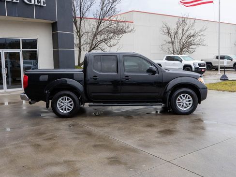 Used 2018 Nissan Frontier SV image 8