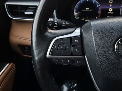 Used 2023 Toyota Highlander Platinum image 25