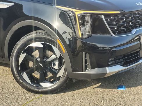 Used 2025 Kia Sorento EX image 6