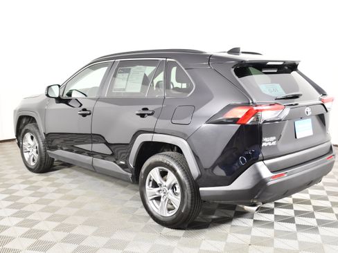 Used 2025 Toyota RAV4 LE AWD/4WD image 8