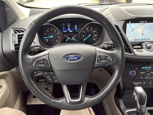 Used 2019 Ford Escape Titanium FWD image 4