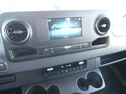 Used 2023 Mercedes-Benz Sprinter 2500 image 16