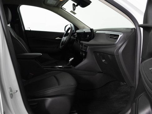 Used 2024 Buick Encore GX Sport Touring image 38