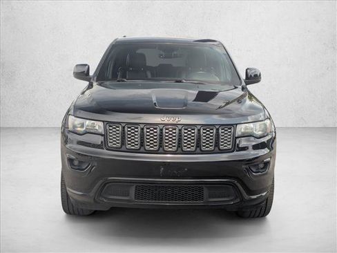 Used 2018 Jeep Grand Cherokee Altitude AWD/4WD image 2