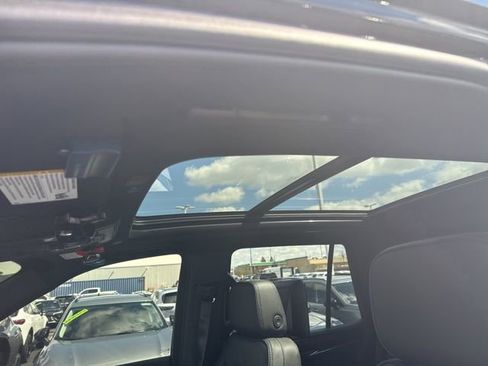 Used 2024 GMC Yukon Denali w/ Advanced Technology Package image 3