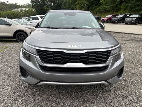 Used 2023 Kia Seltos LX AWD/4WD image 4