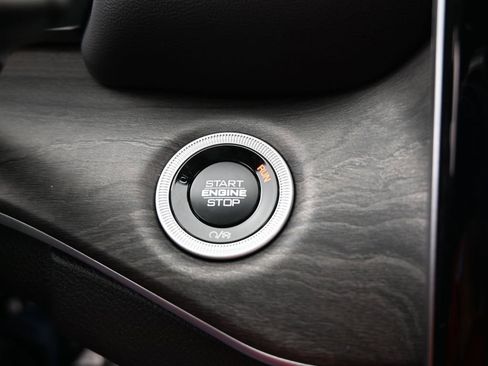 Used 2025 Jeep Grand Cherokee Limited image 24