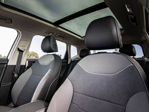 New 2026 Volkswagen Taos SE image 42