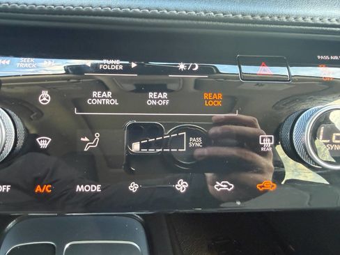 Used 2025 INFINITI QX60 Luxe w/ Vision Package AWD/4WD image 51