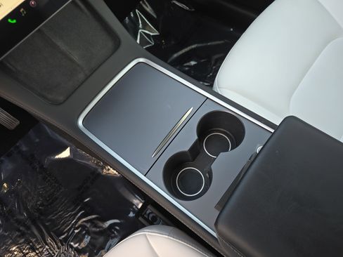 Used 2023 Tesla Model Y Long Range image 25