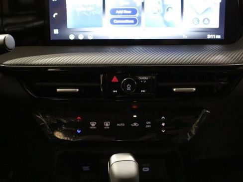 New 2026 Nissan Kicks SR w/ Illumination Package FWD image 13