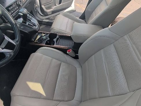 Certified 2020 Honda CR-V Touring image 3