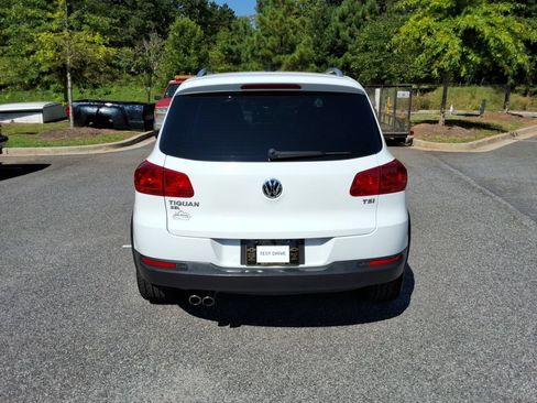 Used 2017 Volkswagen Tiguan SEL FWD image 6