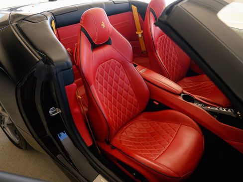 Used 2017 Ferrari California T image 49