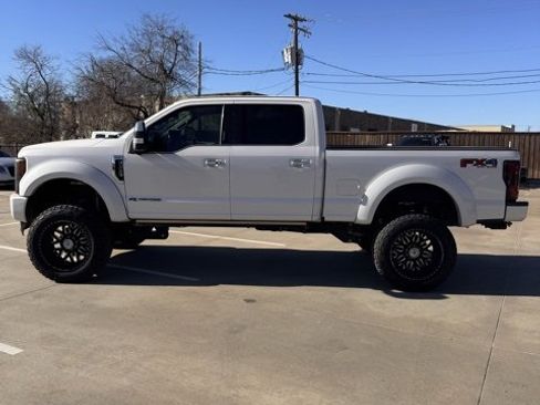 Used 2017 Ford F250 Platinum w/ Platinum Ultimate Package image 4