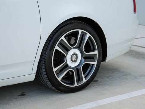 Used 2019 Rolls-Royce Ghost RWD image 39