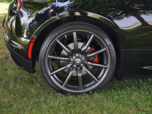 Used 2019 Alfa Romeo 4C Spider RWD image 23