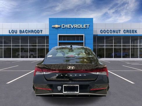 Used 2025 Hyundai Elantra SEL FWD image 7