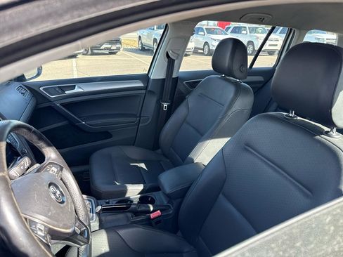 Used 2015 Volkswagen Golf TDI S FWD image 9