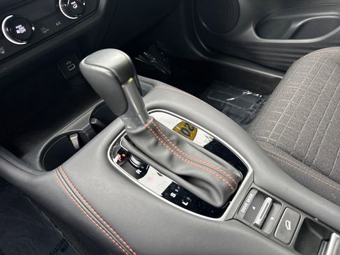 Certified 2025 Honda HR-V Sport image 15
