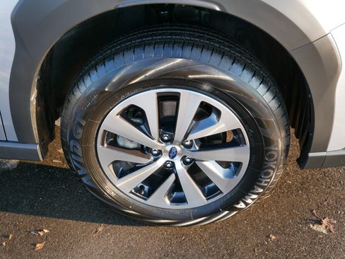 Used 2025 Subaru Outback Premium image 15