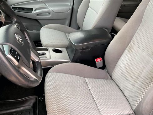 Used 2013 Toyota Tacoma PreRunner image 16