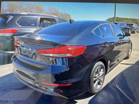 Used 2018 Hyundai Elantra SEL FWD image 12