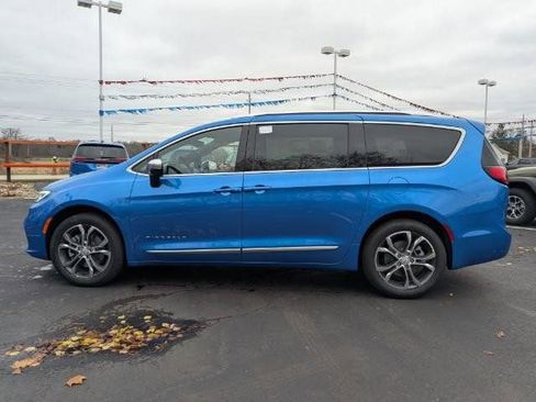 New 2026 Chrysler Pacifica Pinnacle image 6
