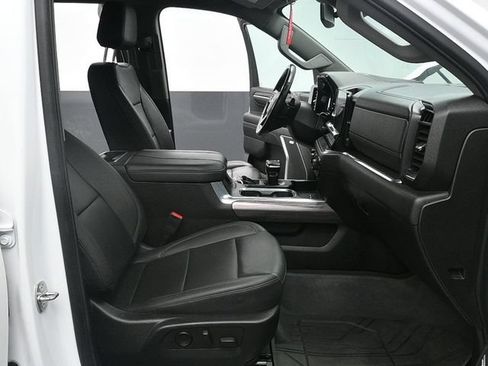 Used 2023 Chevrolet Silverado 1500 LTZ AWD/4WD image 13