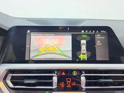 Used 2022 BMW 330i Sedan w/ M Sport Package image 33