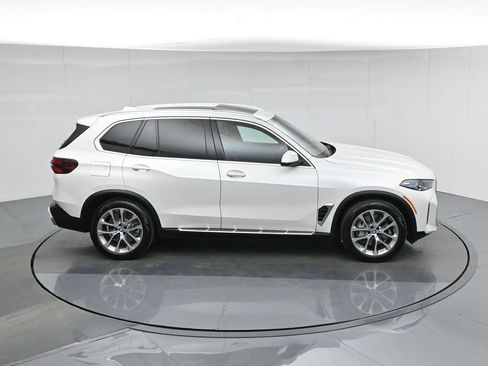 Used 2025 BMW X5 xDrive50e image 41